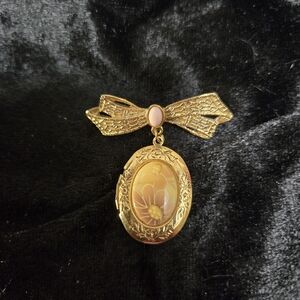 1928 Gold and Pink Floral Brooch